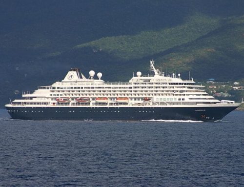 MS Prisendam Passengers Enjoy Music and Dance in Killybegs